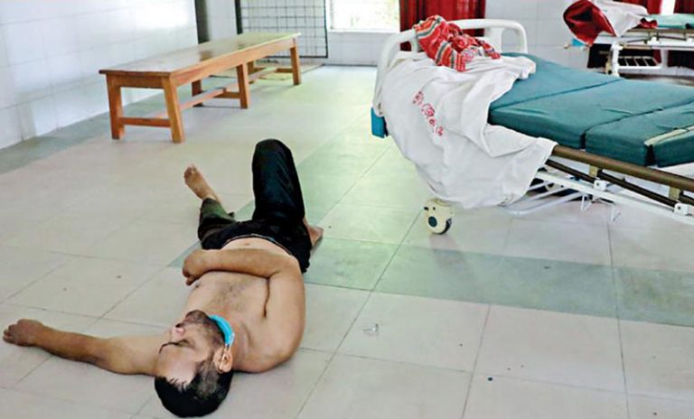 কীটের ৬০০ কোটি বাকি, করোনার টেস্ট এখন দুষ্প্রাপ্য