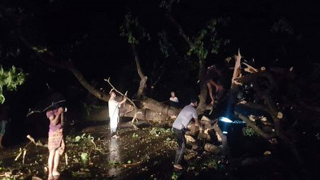 সিরাজগঞ্জে বয়ে গেল ভয়াবহ কালবৈশাখী ঝড়