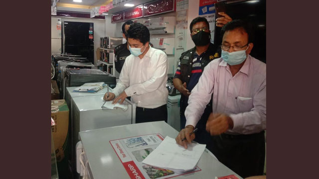 স্বাস্থ্যবিধি মানাতে রংপুর জেলা প্রশাসনের মোবাইল কোর্ট