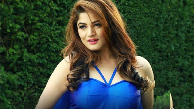 এবার ফেঁসে গেলেন শ্রাবন্তী