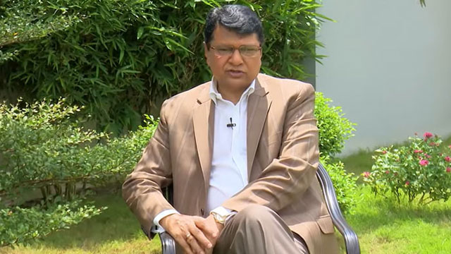 সুস্থ হয়ে বাসায় ফিরলেন চিত্রনায় আলমগীর