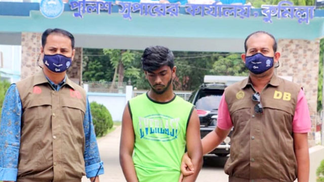 দেশ থেকে পালানোর সময় হত্যা মামলার আসামি গ্রেপ্তার