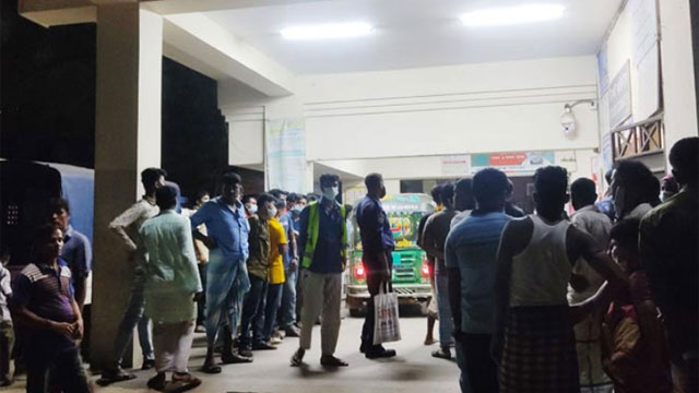 টেকনাফে রোহিঙ্গা সন্ত্রাসীদের গুলিতে ৩ ভাই গুলিবিদ্ধ