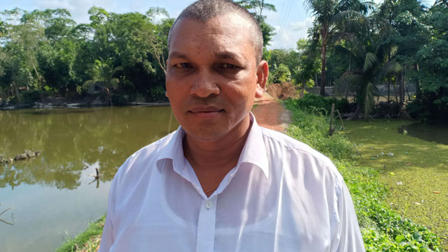 কোটালীপাড়ায় জনসেবায় দৃষ্টান্ত স্থাপন করলেন ইউপি সদস্য সিদ্ধার্থ