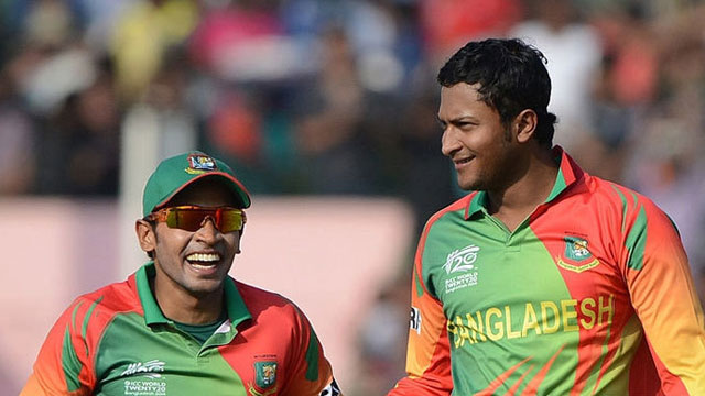 ঈদ শুভেচ্ছা জানালেন মুশফিক-সাকিব