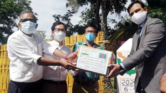 প্রধানমন্ত্রীর জন্য ২০ মণ আনারস পাঠালেন ত্রিপুরার মুখ্যমন্ত্রী