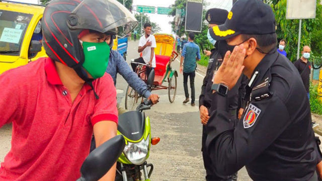 লকডাউনের চতুর্থ দিনে সিলেটে রাস্তায় বেড়েছে যানবাহন