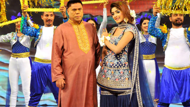 শ্রোতাদের বাড়তি আগ্রহ দেখে আবারও গাইবেন ড. মাহফুজুর রহমান