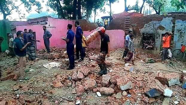 গাইবান্ধায় ভবন ভাঙ্গার সময় দেয়াল চাপা পড়ে নির্মাণ শ্রমিকের মৃত্যু