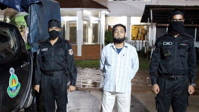 নারায়ণগঞ্জে ১১ মামলার আসামি গ্রেপ্তার