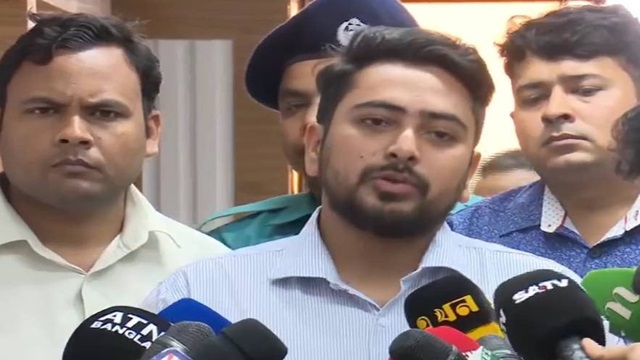 বঙ্গবন্ধুকে জাতির পিতা মনে করে না অন্তর্বর্তী সরকার: নাহিদ