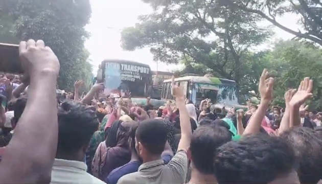 শ্রমিক, অবরোধ, ঢাকা-চট্টগ্রাম মহাসড়ক, বিক্ষোভ,