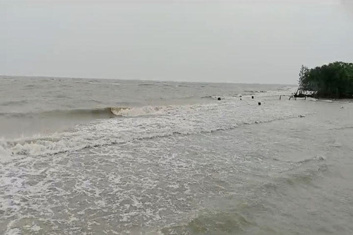 Newshunter24, Coast, Cyclone Dana, Mongla Seaport, Rainfall,
