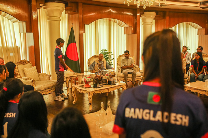 Newshunter24, Chief Advisor, Dr. Muhammad Yunus, Bangladesh, Women's Football Team,