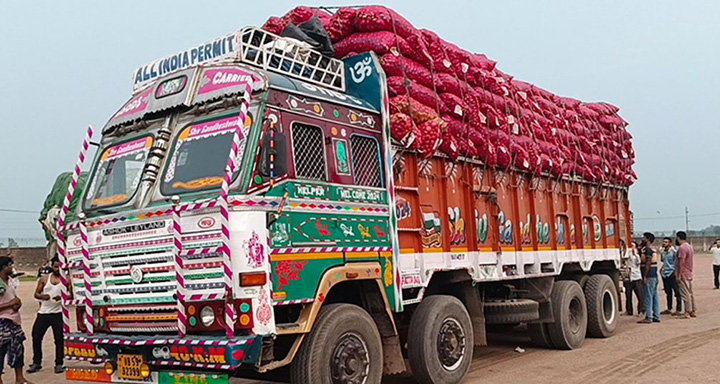 Newshunter24, Onion, import, Hili port, Dinajpur, land port,