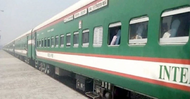 Newshunter24, Sirajganj Express Train, Student Crowd, Train,